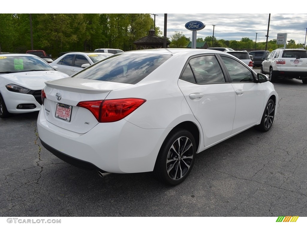 2017 Corolla SE - Super White / Black photo #3