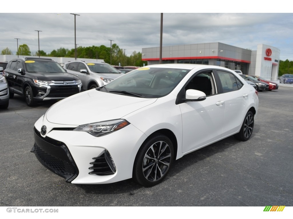 2017 Corolla SE - Super White / Black photo #6