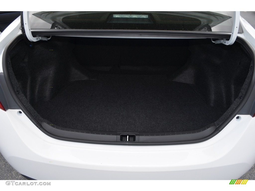 2017 Corolla SE - Super White / Black photo #12