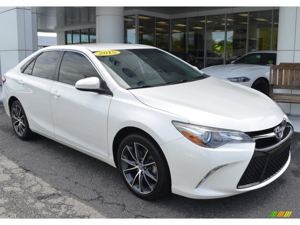 2015 Camry SE - Super White / Black photo #1