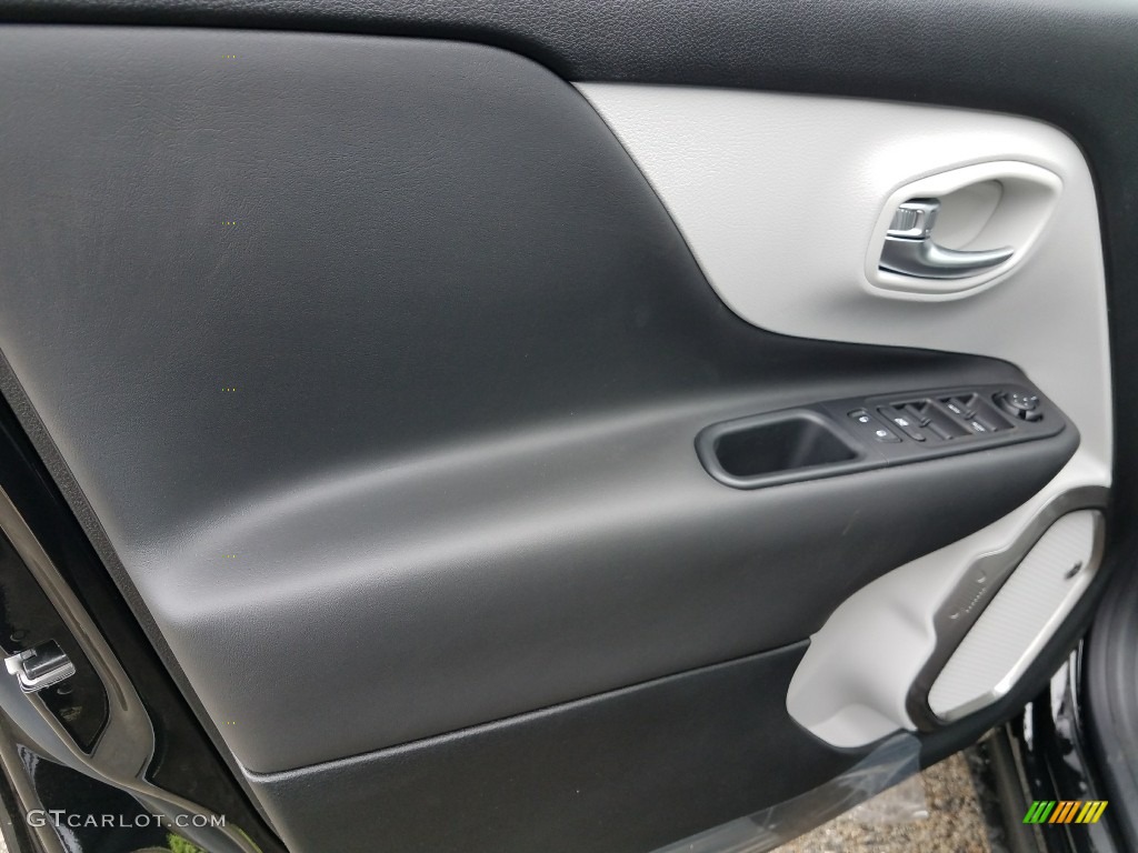 2018 Jeep Renegade Limited 4x4 Door Panel Photos