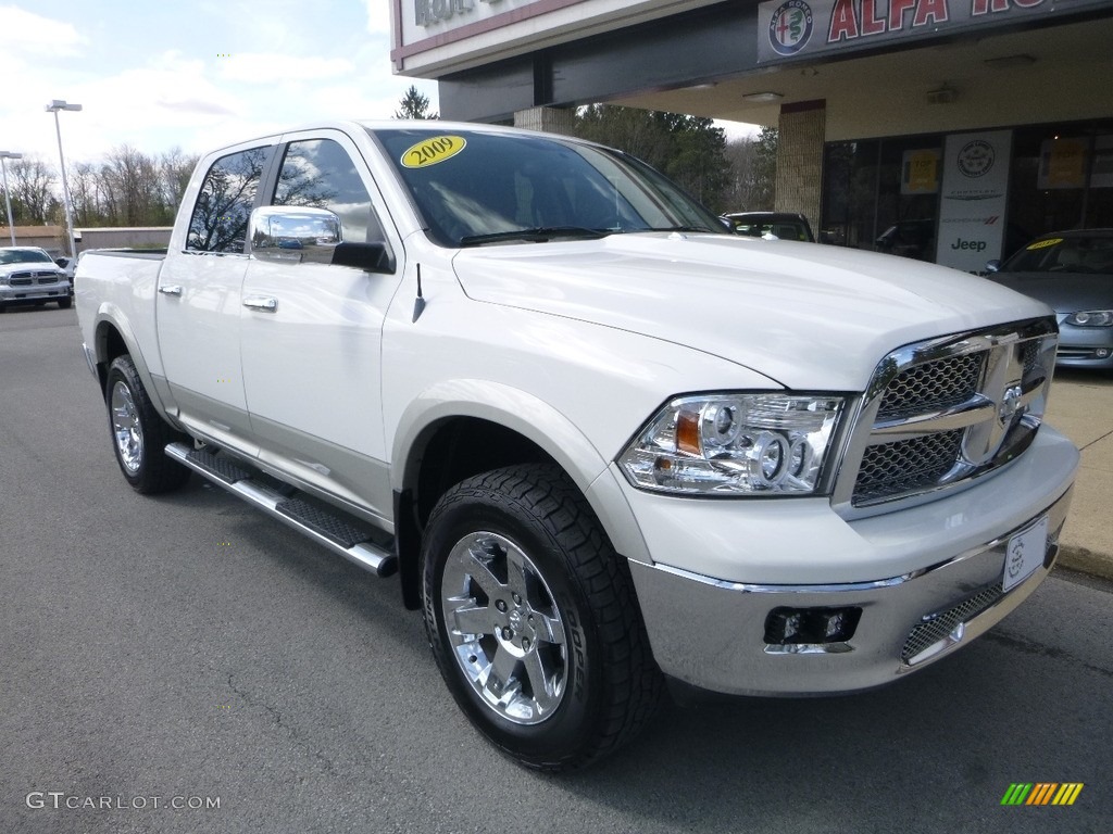 2009 Ram 1500 Laramie Crew Cab 4x4 - Stone White / Dark Slate Gray photo #3