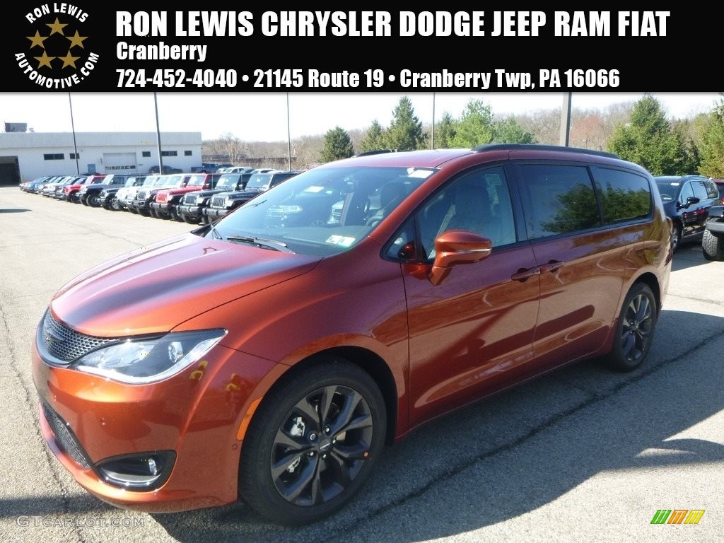 2018 Pacifica Limited - Copper Pearl / Black/Alloy photo #1