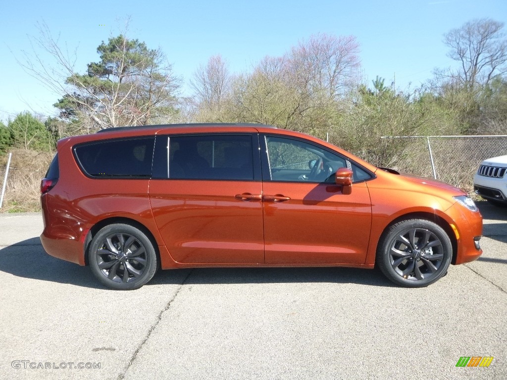 2018 Pacifica Limited - Copper Pearl / Black/Alloy photo #6