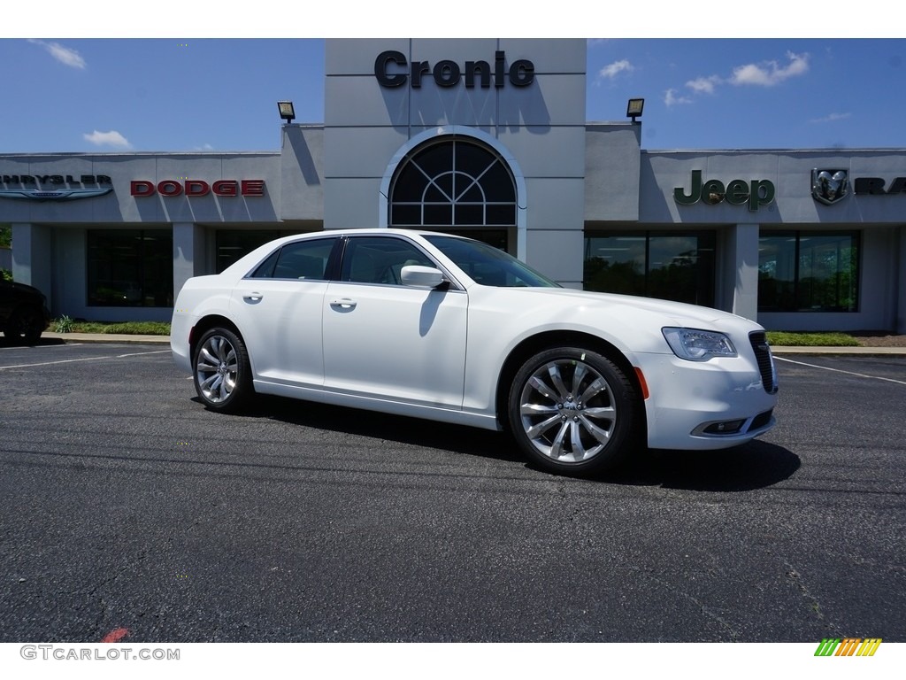 2018 300 Touring - Bright White / Black/Linen photo #1