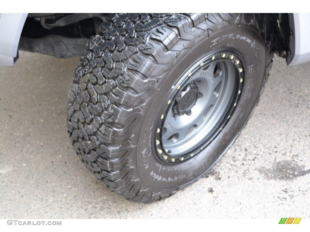 2017 Tacoma TRD Sport Double Cab 4x4 - Silver Sky Metallic / Cement Gray photo #29