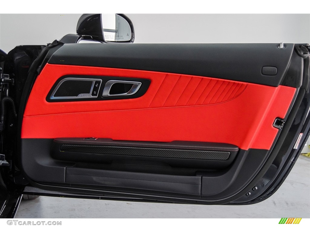 2018 Mercedes-Benz AMG GT Roadster Red Pepper/Black Door Panel Photo #126861472