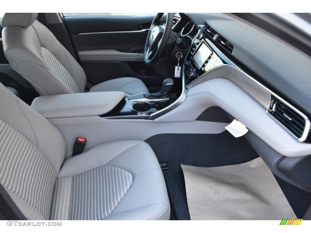 2018 Camry SE - Celestial Silver Metallic / Ash photo #12