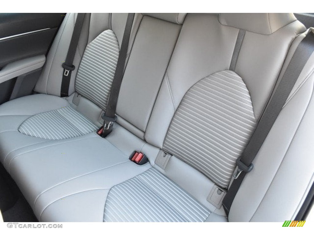 2018 Camry SE - Celestial Silver Metallic / Ash photo #16