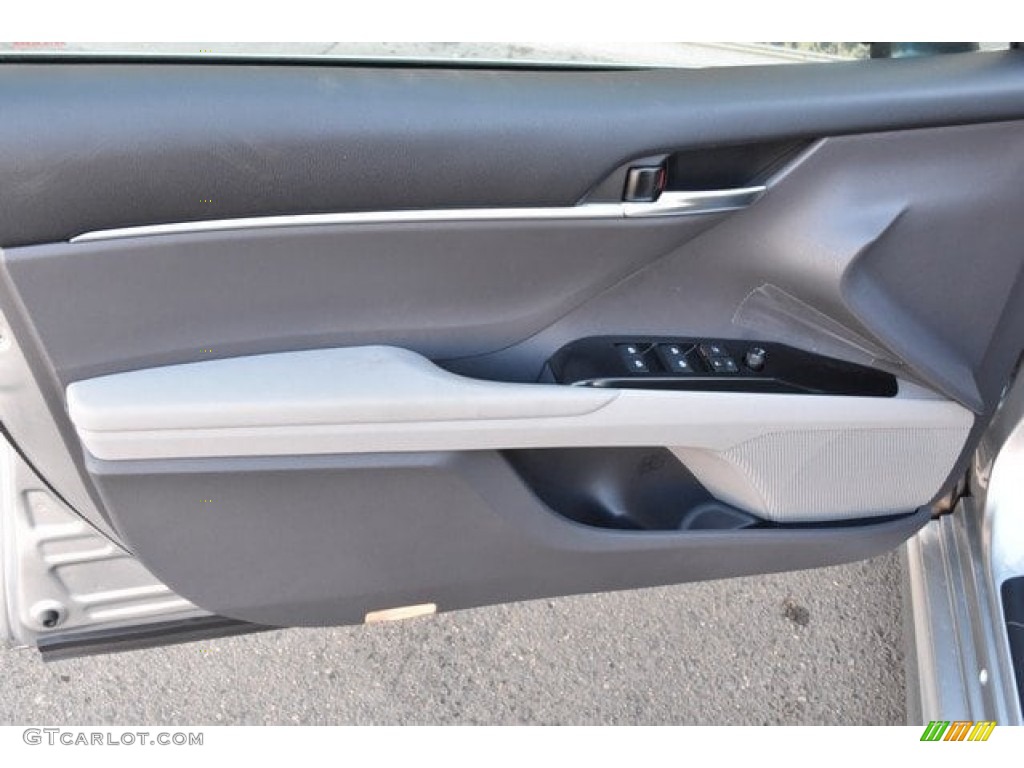 2018 Camry SE - Celestial Silver Metallic / Ash photo #20
