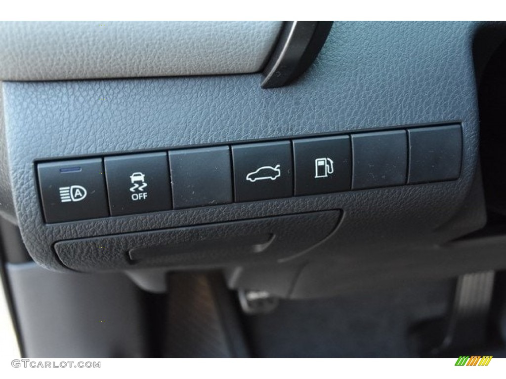 2018 Camry SE - Celestial Silver Metallic / Ash photo #25