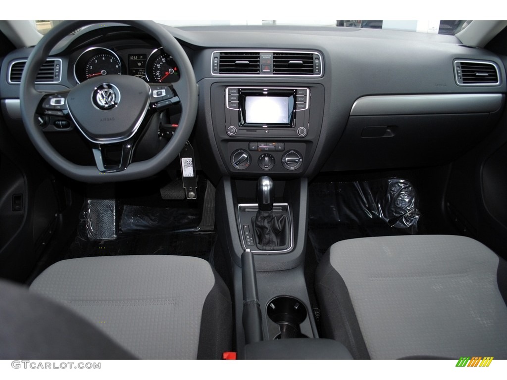 2017 Jetta S - Cardinal Red Metallic / Black/Palladium Gray photo #13