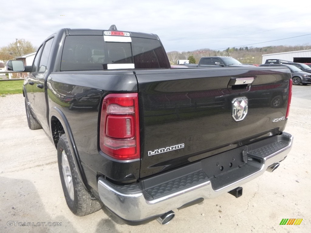 2019 1500 Laramie Crew Cab 4x4 - Diamond Black Crystal Pearl / Black photo #3