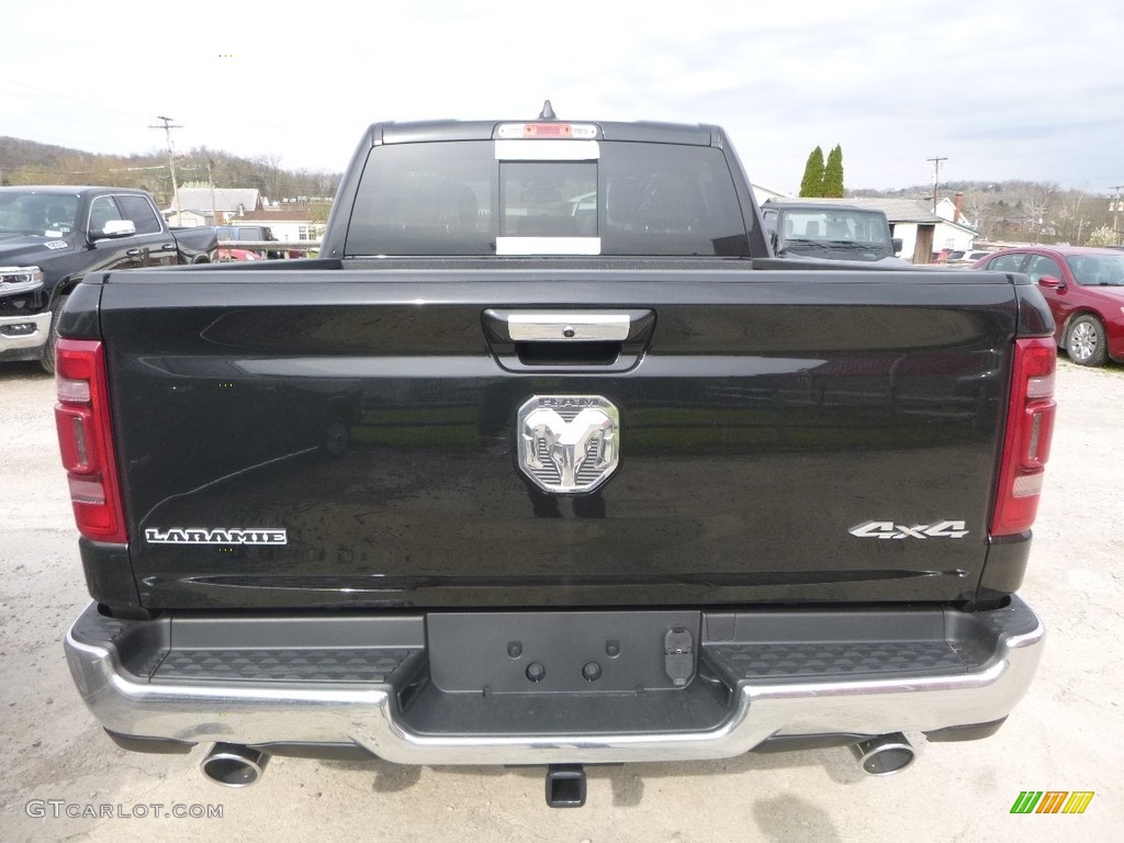 2019 1500 Laramie Crew Cab 4x4 - Diamond Black Crystal Pearl / Black photo #4