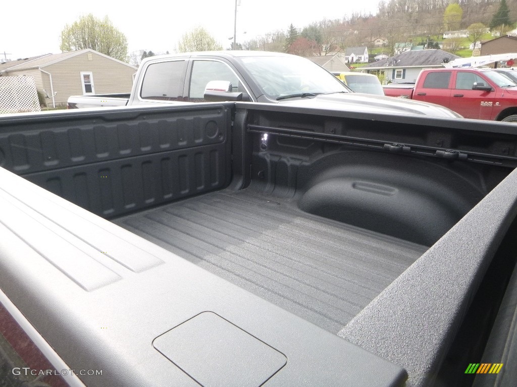 2019 1500 Laramie Crew Cab 4x4 - Diamond Black Crystal Pearl / Black photo #12
