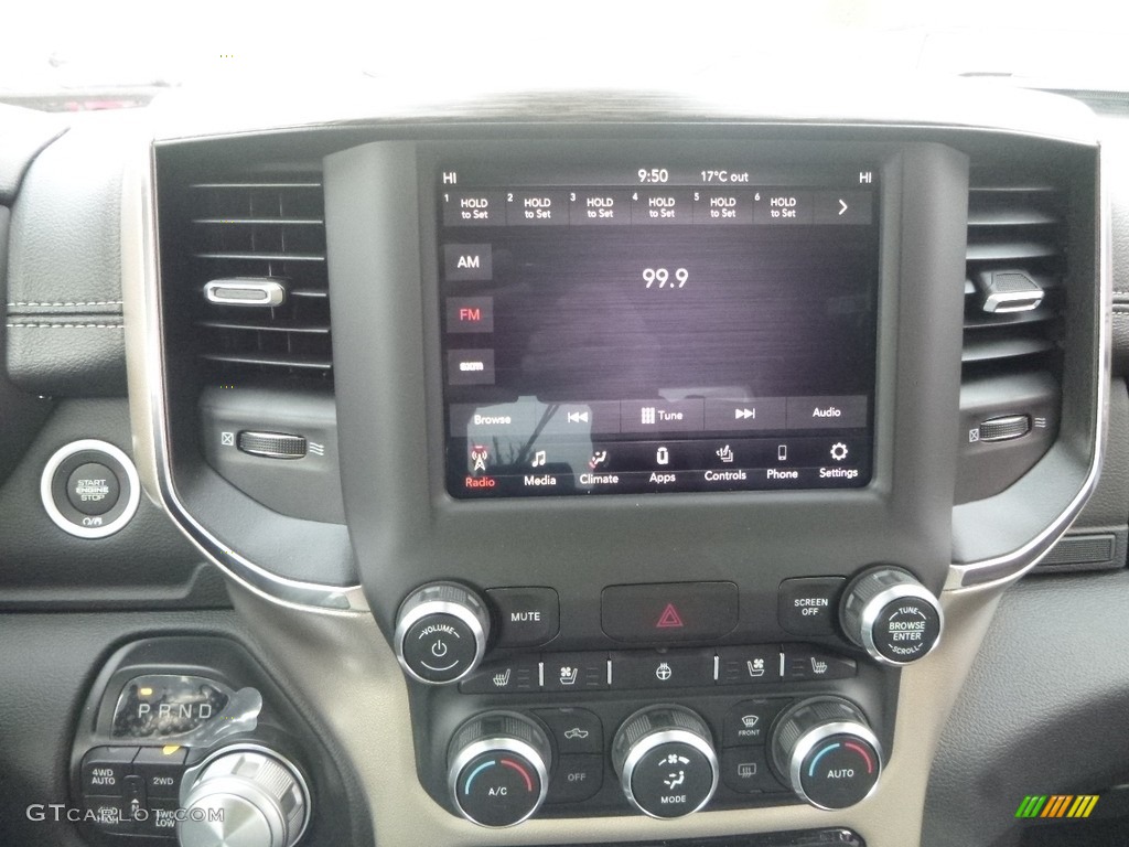 2019 1500 Laramie Crew Cab 4x4 - Diamond Black Crystal Pearl / Black photo #16