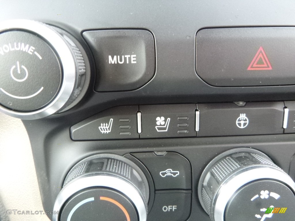 2019 1500 Laramie Crew Cab 4x4 - Diamond Black Crystal Pearl / Black photo #18
