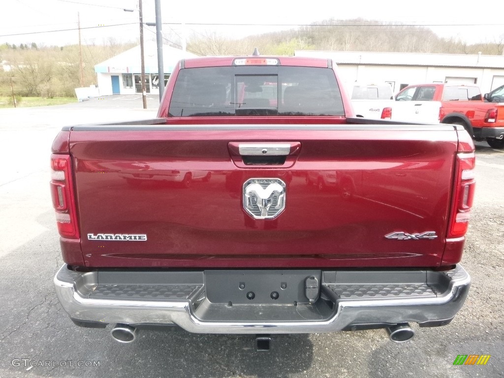 2019 1500 Laramie Crew Cab 4x4 - Delmonico Red Pearl / Black photo #4