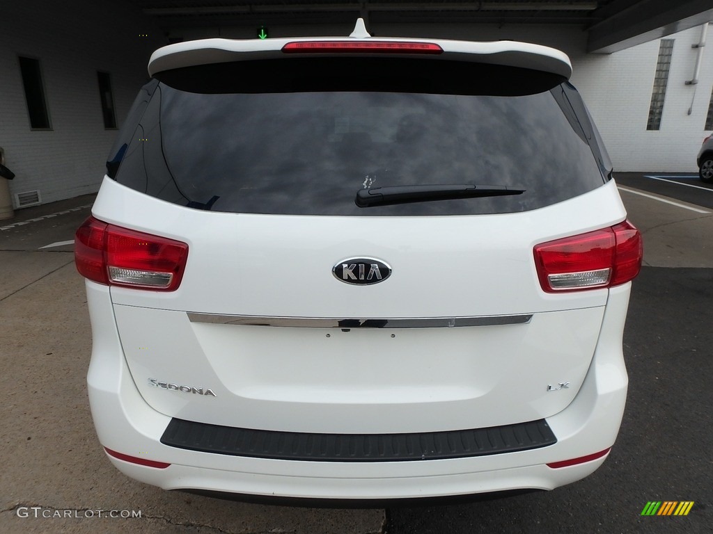 2018 Sedona LX - Clear White / Camel Beige photo #4