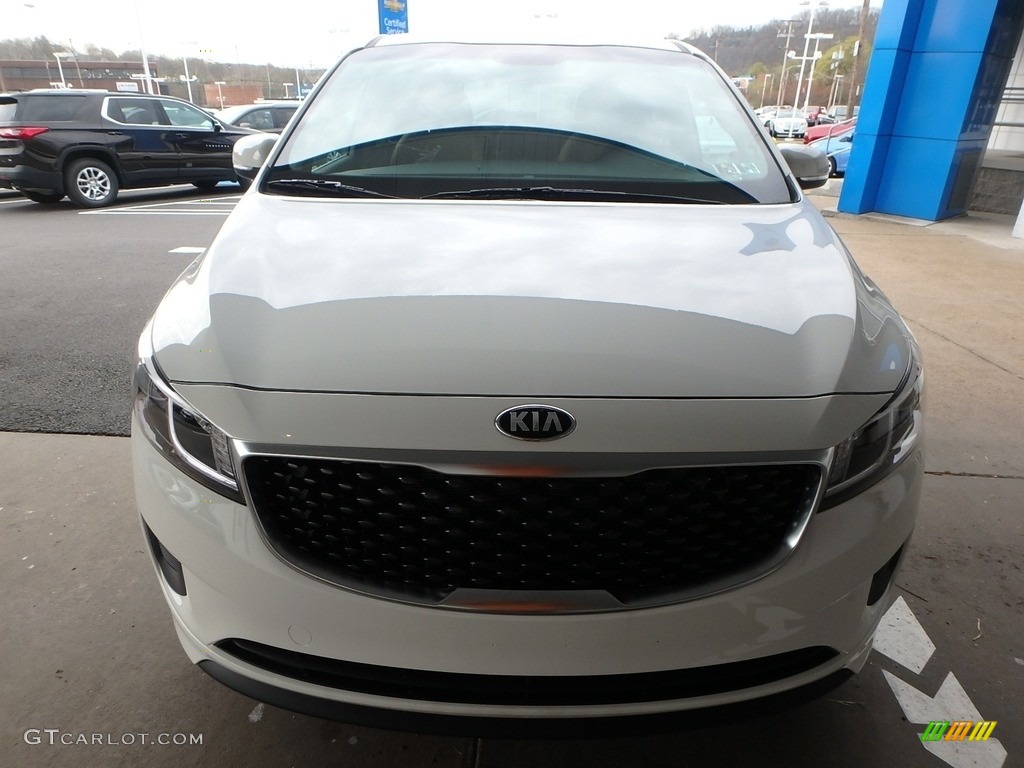 2018 Sedona LX - Clear White / Camel Beige photo #9