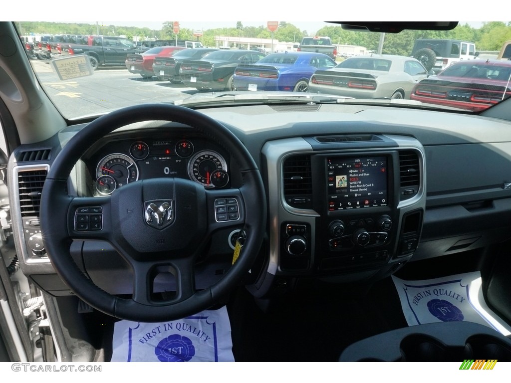 2018 1500 Big Horn Crew Cab - Bright Silver Metallic / Black/Diesel Gray photo #6
