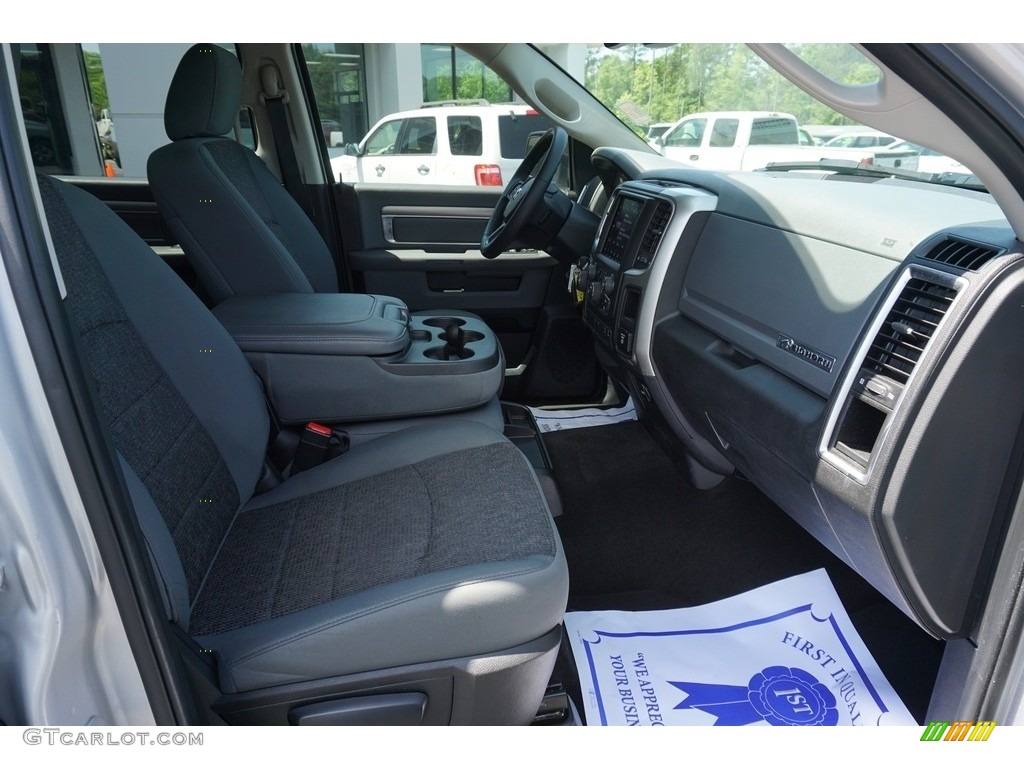 2018 1500 Big Horn Crew Cab - Bright Silver Metallic / Black/Diesel Gray photo #16