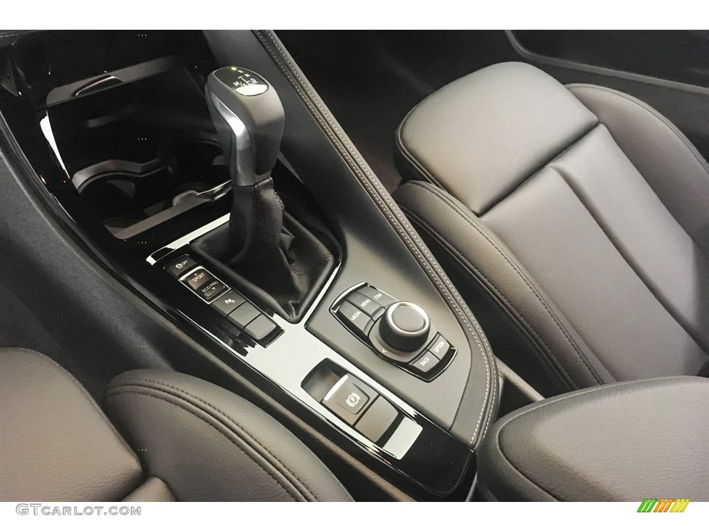 2018 BMW X2 sDrive28i Controls Photo #126878353