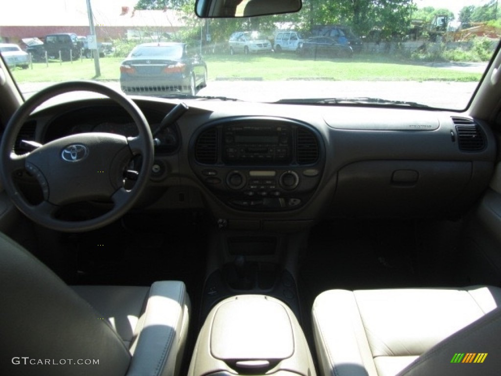 2004 Sequoia SR5 4x4 - Desert Sand Mica / Oak photo #13