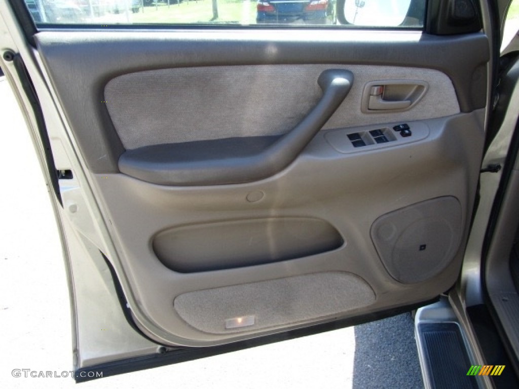 2004 Sequoia SR5 4x4 - Desert Sand Mica / Oak photo #17