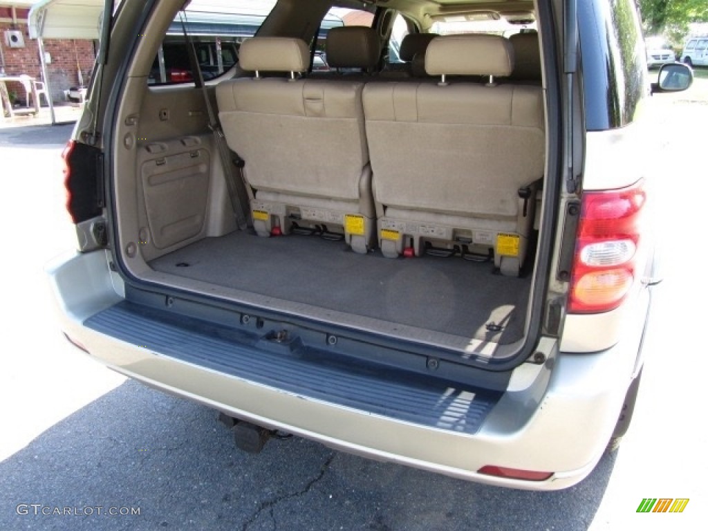 2004 Sequoia SR5 4x4 - Desert Sand Mica / Oak photo #20