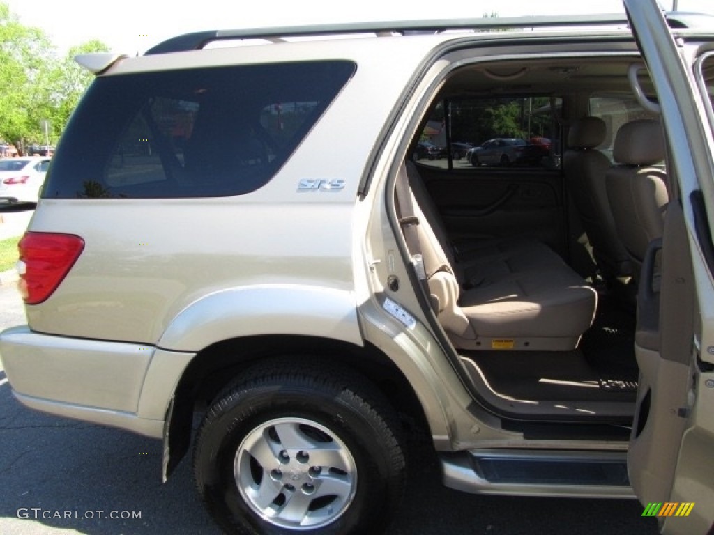 2004 Sequoia SR5 4x4 - Desert Sand Mica / Oak photo #25