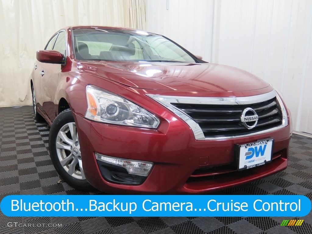 2014 Altima 2.5 S - Cayenne Red / Charcoal photo #1