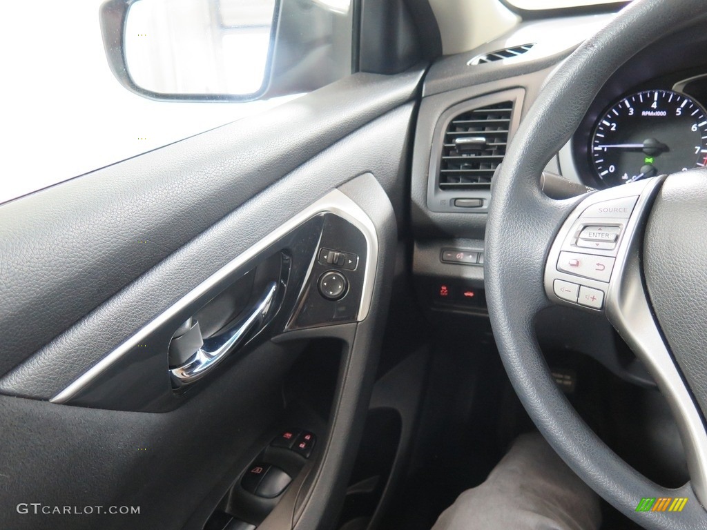 2014 Altima 2.5 S - Cayenne Red / Charcoal photo #14