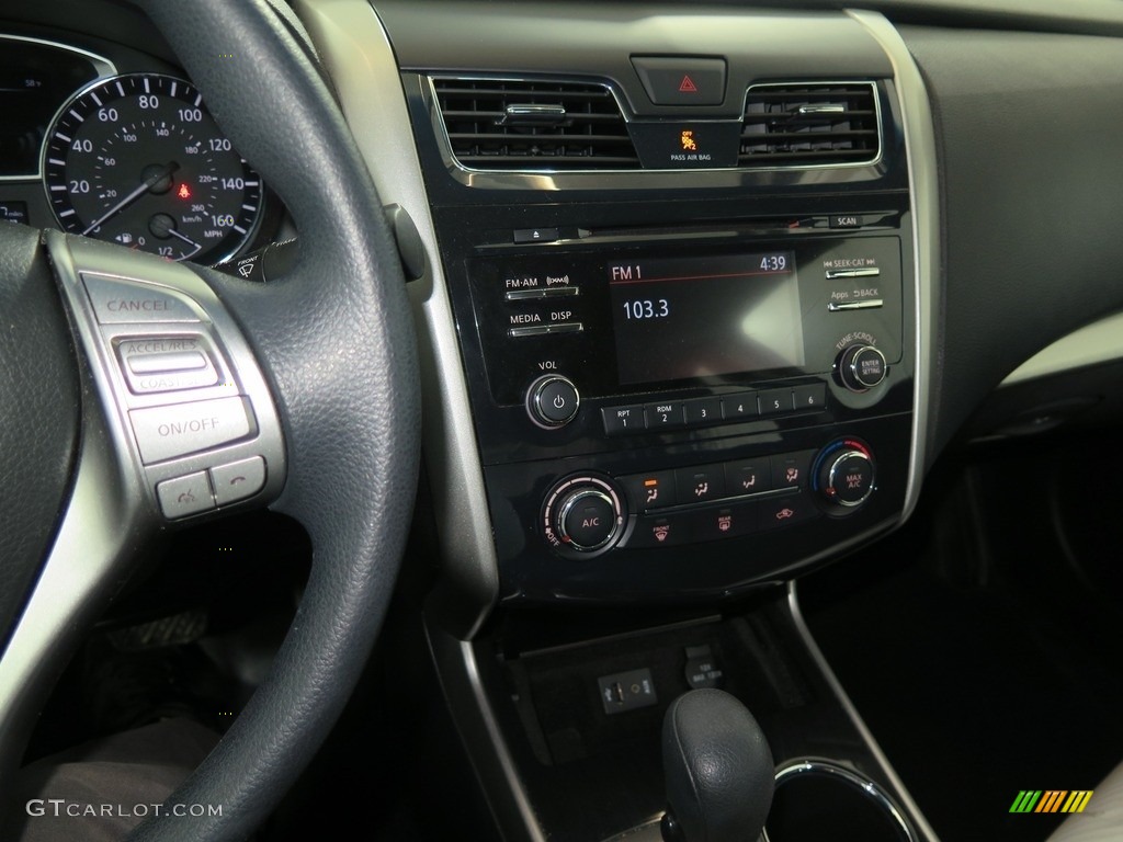 2014 Altima 2.5 S - Cayenne Red / Charcoal photo #16
