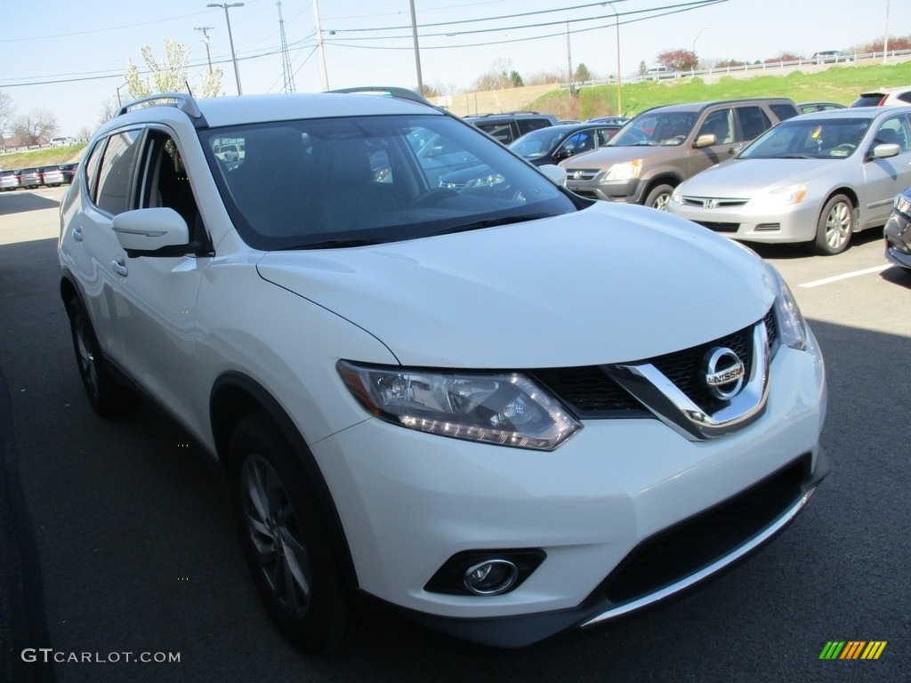 2014 Rogue S AWD - Moonlight White / Almond photo #8