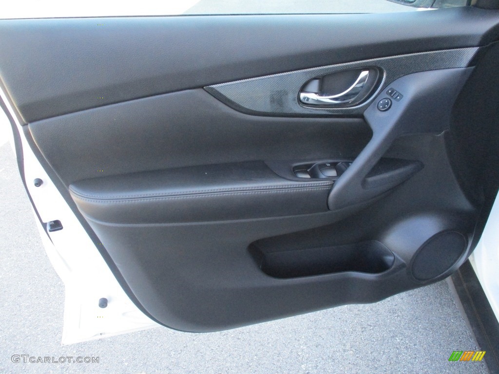 2014 Rogue S AWD - Moonlight White / Almond photo #11