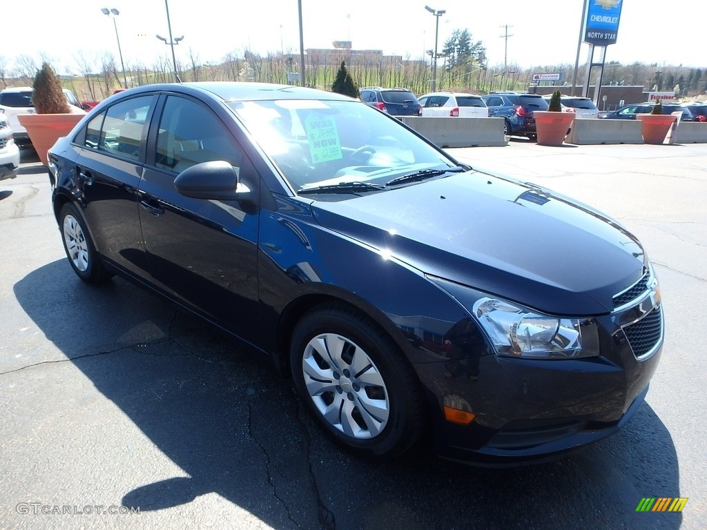 2014 Cruze LS - Blue Ray Metallic / Jet Black/Medium Titanium photo #11