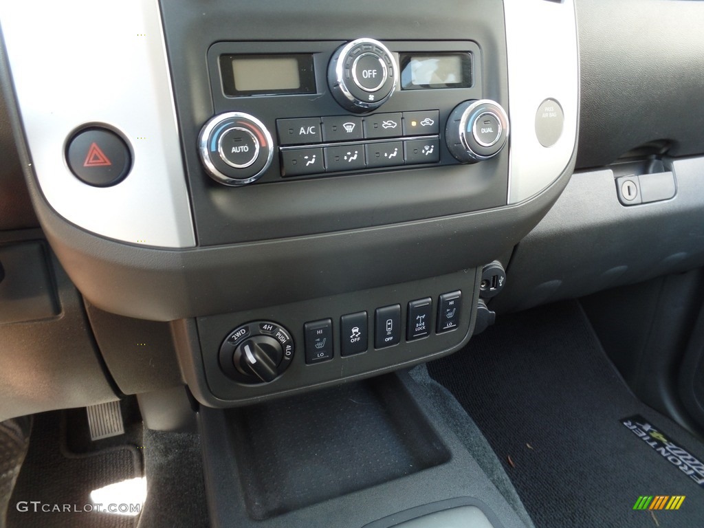 2018 Nissan Frontier Pro-4X Crew Cab 4x4 Controls Photo #126907989