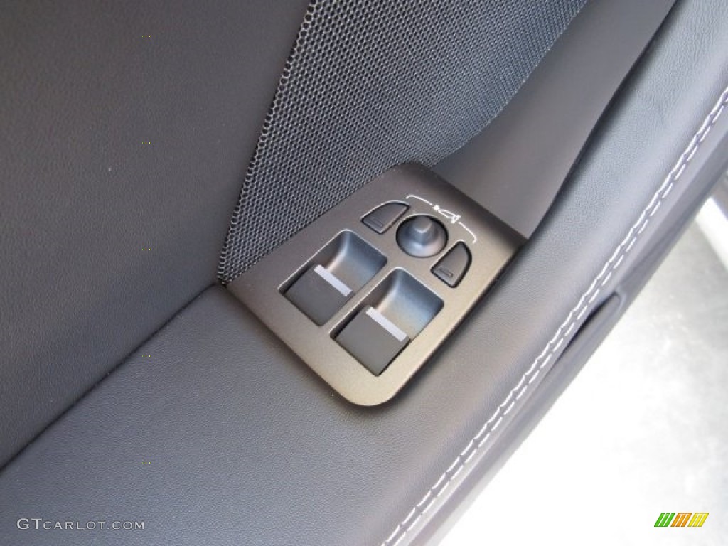 2018 Jaguar F-Type Coupe Controls Photo #126910539