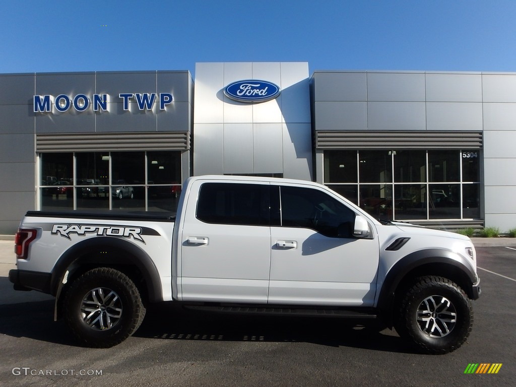 2018 F150 SVT Raptor SuperCrew 4x4 - Oxford White / Raptor Black/Orange Accent photo #1