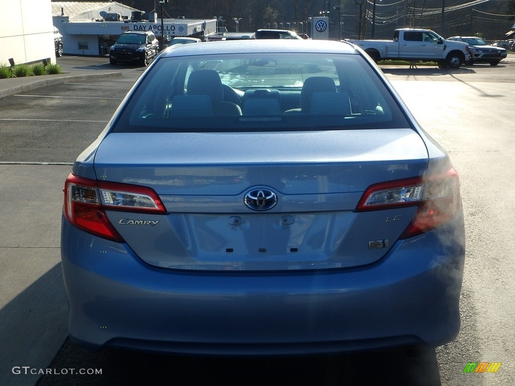 2012 Camry Hybrid LE - Clearwater Blue Metallic / Light Gray photo #3