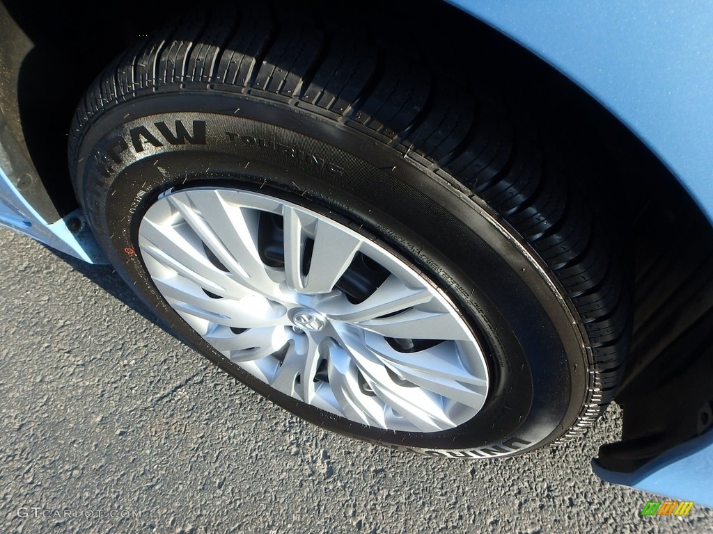 2012 Camry Hybrid LE - Clearwater Blue Metallic / Light Gray photo #9