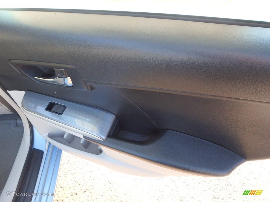 2012 Camry Hybrid LE - Clearwater Blue Metallic / Light Gray photo #14
