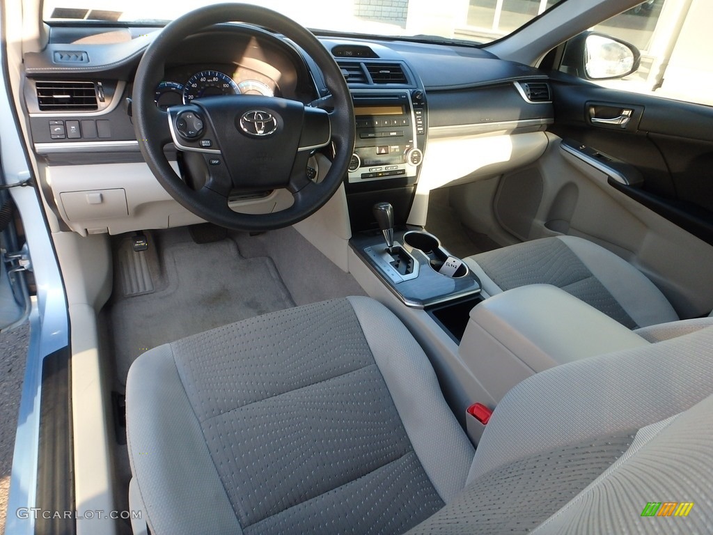 2012 Camry Hybrid LE - Clearwater Blue Metallic / Light Gray photo #17