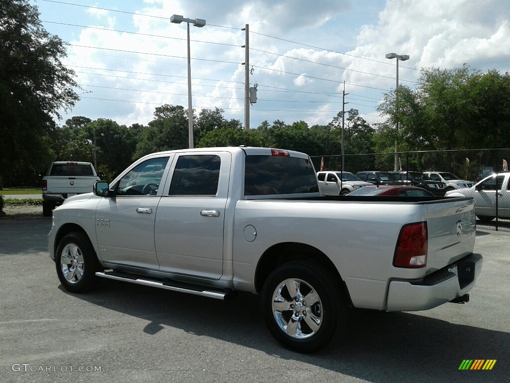 2018 1500 Express Crew Cab 4x4 - Bright Silver Metallic / Black/Diesel Gray photo #3
