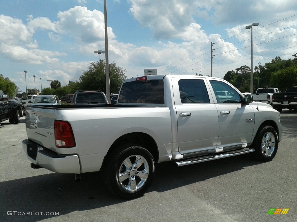 2018 1500 Express Crew Cab 4x4 - Bright Silver Metallic / Black/Diesel Gray photo #5
