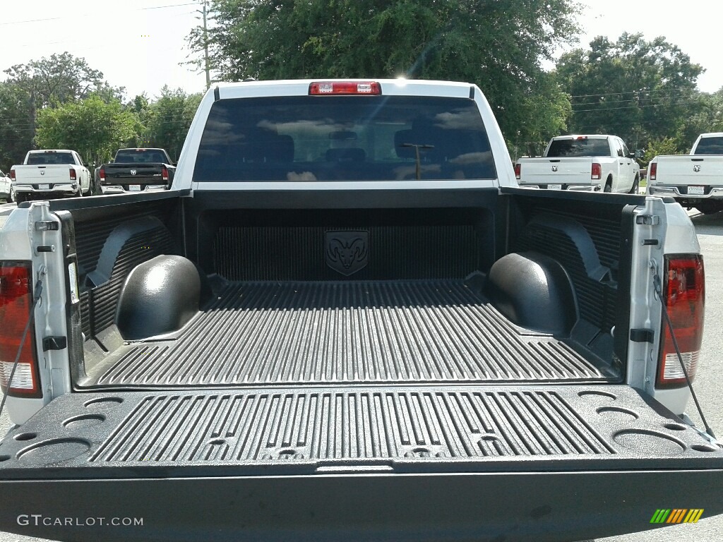 2018 1500 Express Crew Cab 4x4 - Bright Silver Metallic / Black/Diesel Gray photo #19