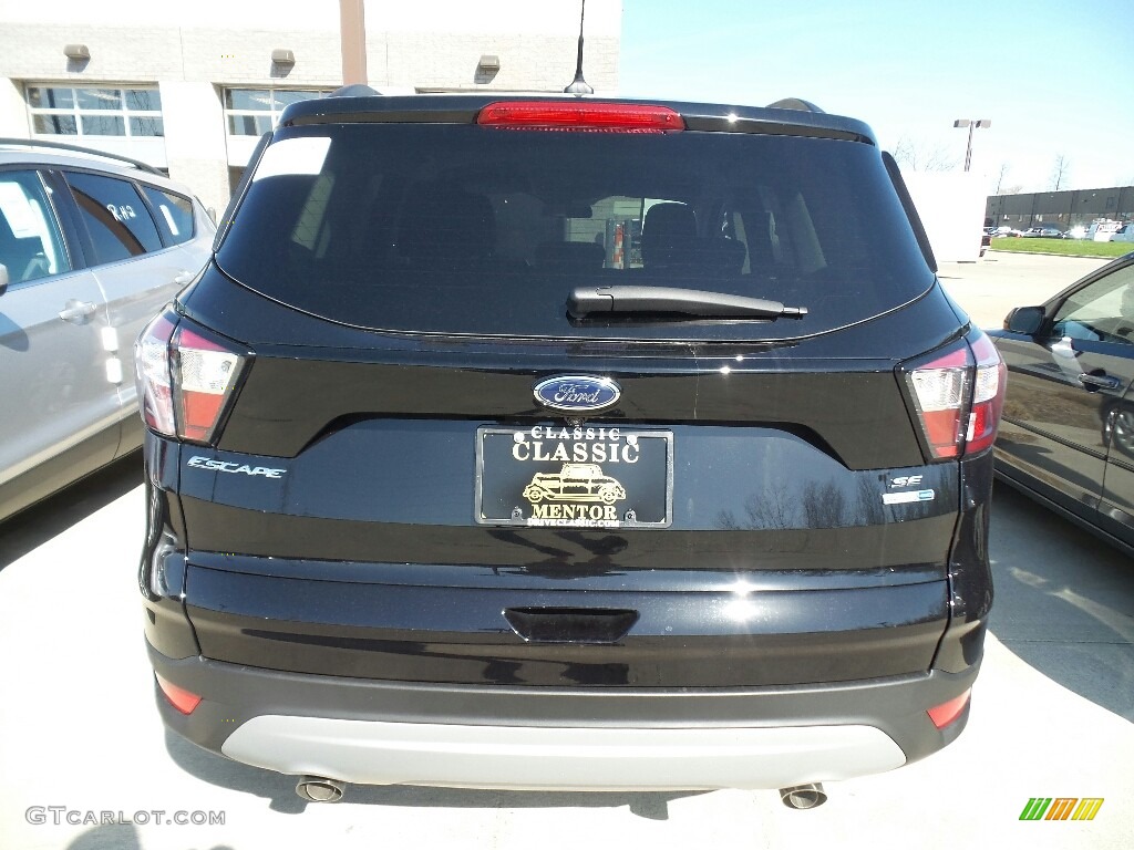 2018 Escape SE 4WD - Shadow Black / Charcoal Black photo #4