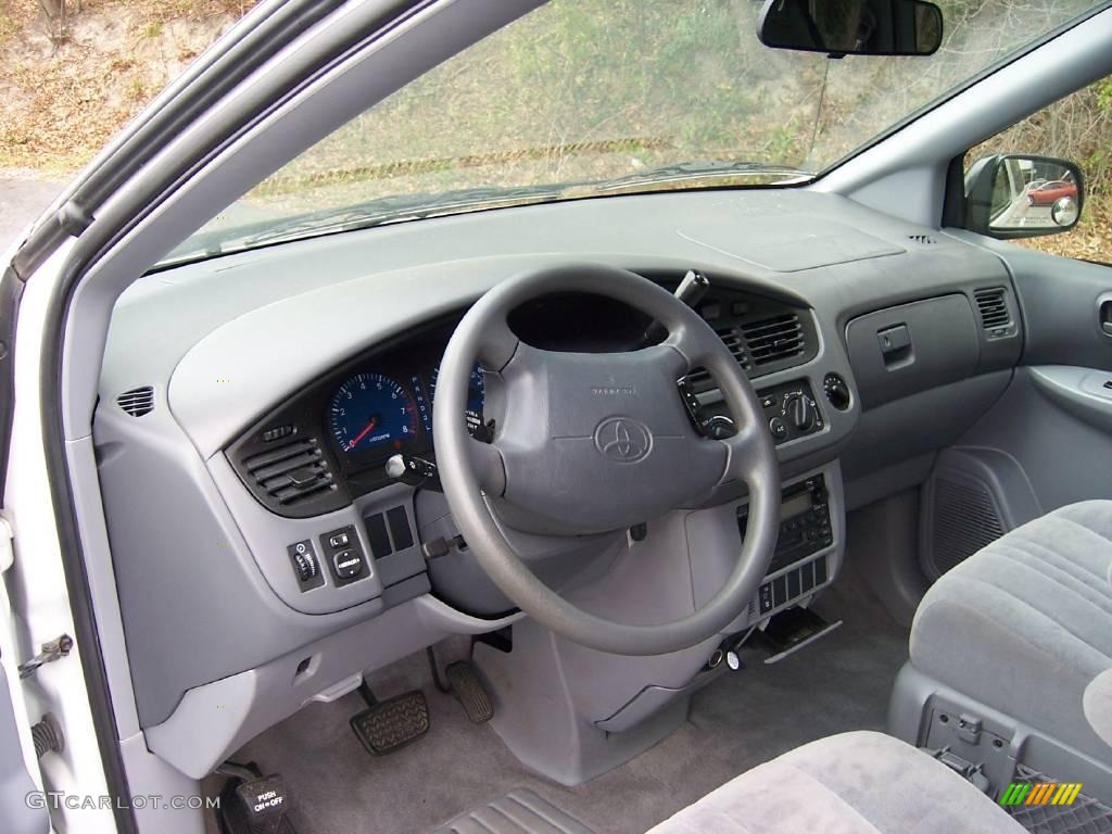 2003 Sienna LE - Super White / Gray photo #3