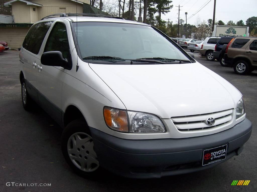 2003 Sienna LE - Super White / Gray photo #4
